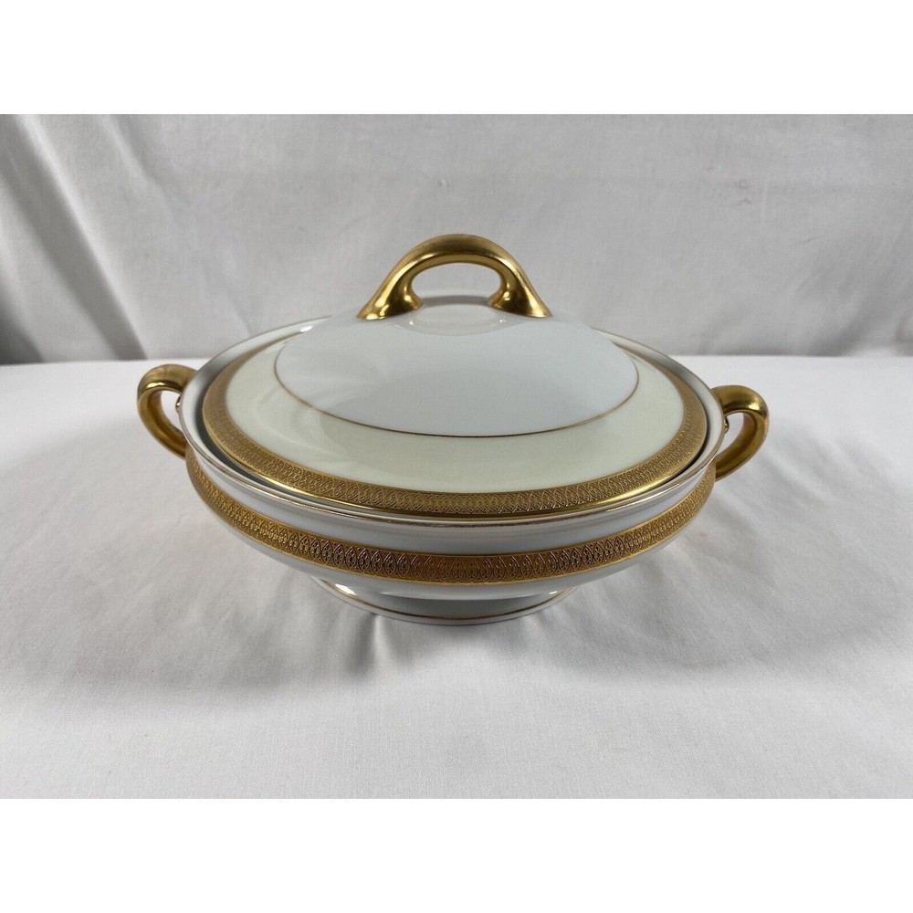 Bavaria Tirschenreuth Bavaria 4246 China Gold Trim 8” Round Vegetable Tureen #19